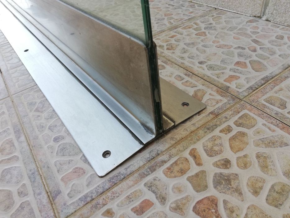 Divisória em vidro temperado