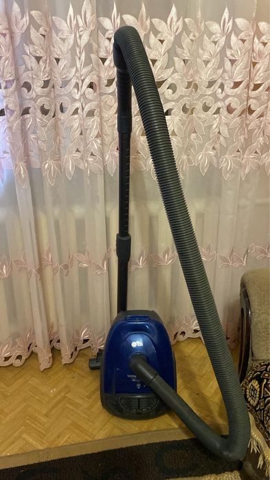 Продам пилисос LG