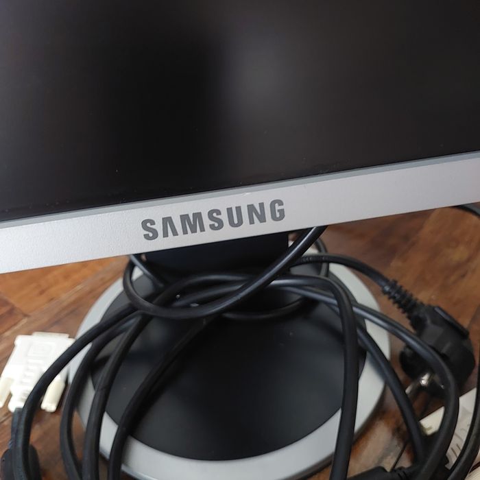 монітор samsung 19 дюймів