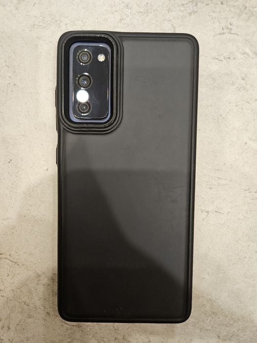 Samsung S20 FE 8/256 гб