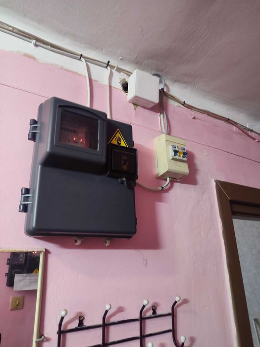 Продам комнату в коммуне  Черемушки, ул. Ак. Филатова / " Инто- Сана "