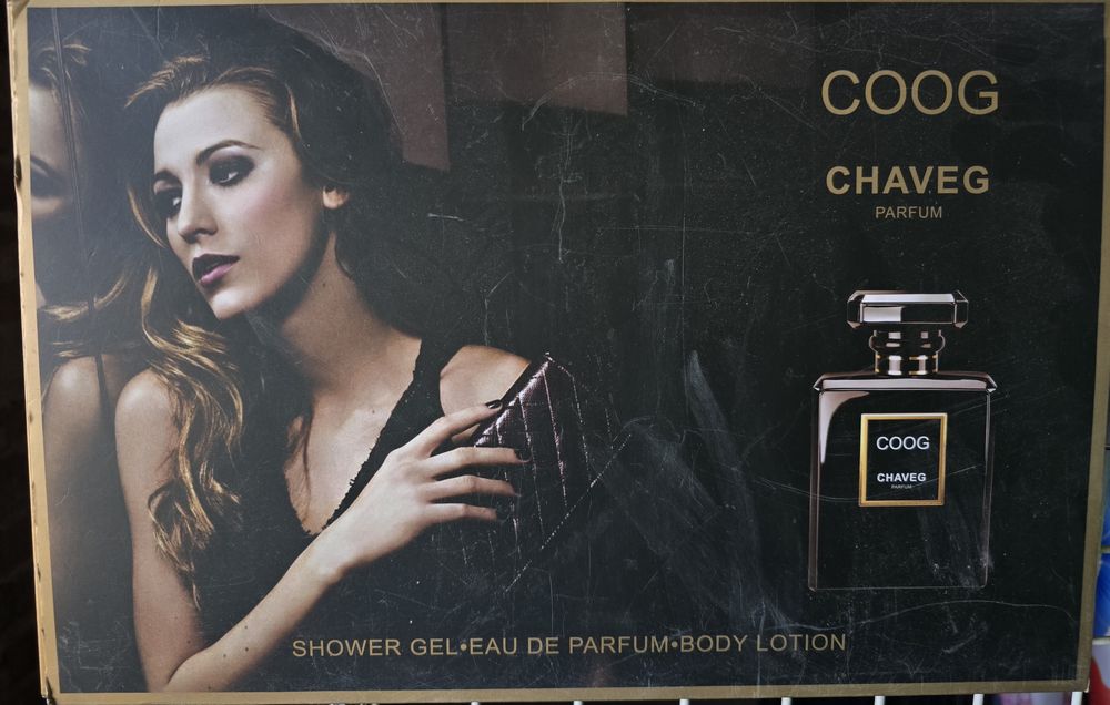 Duża walizka perfum nowe