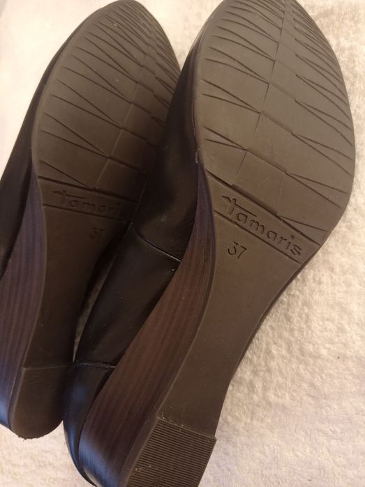 Bardzo wygodne buty rozmiar 37 Tamaris stan bardzo dobry