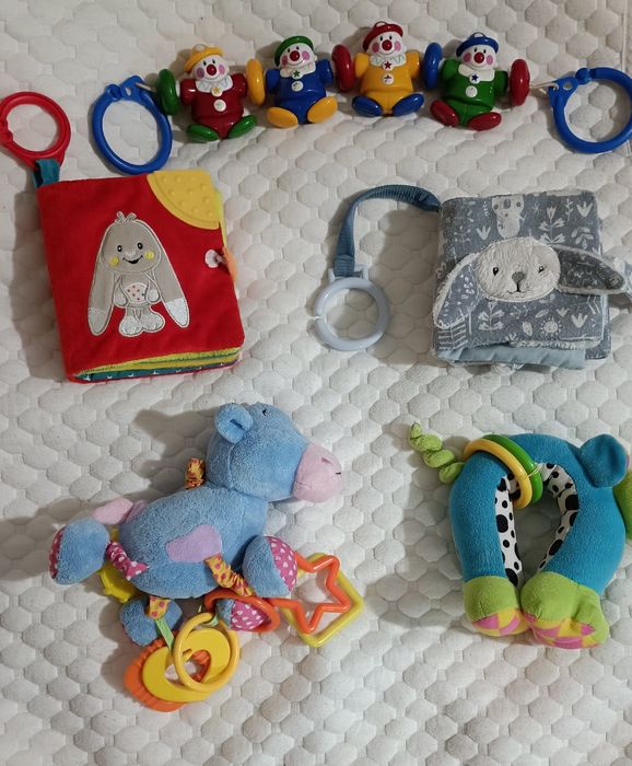 Розвиваючі іграшки для немовлят цілий пакет