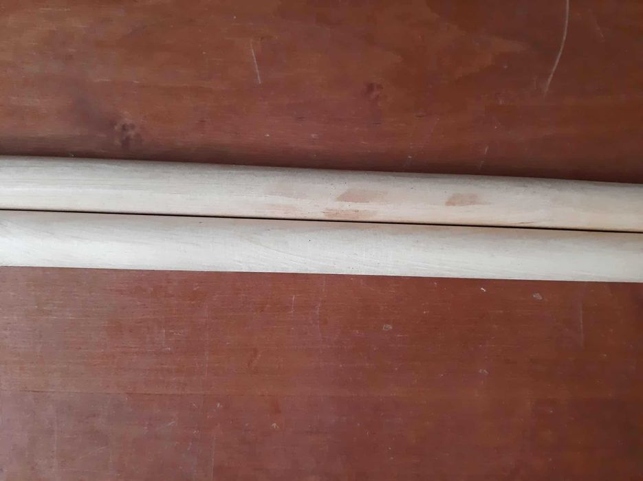 Drewniane pałki / kije (2 sztuki)