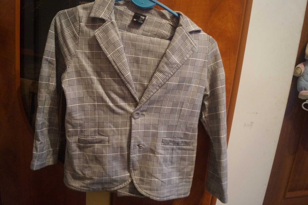 Garnitur sportowo-elegancki dla chlopca r 122