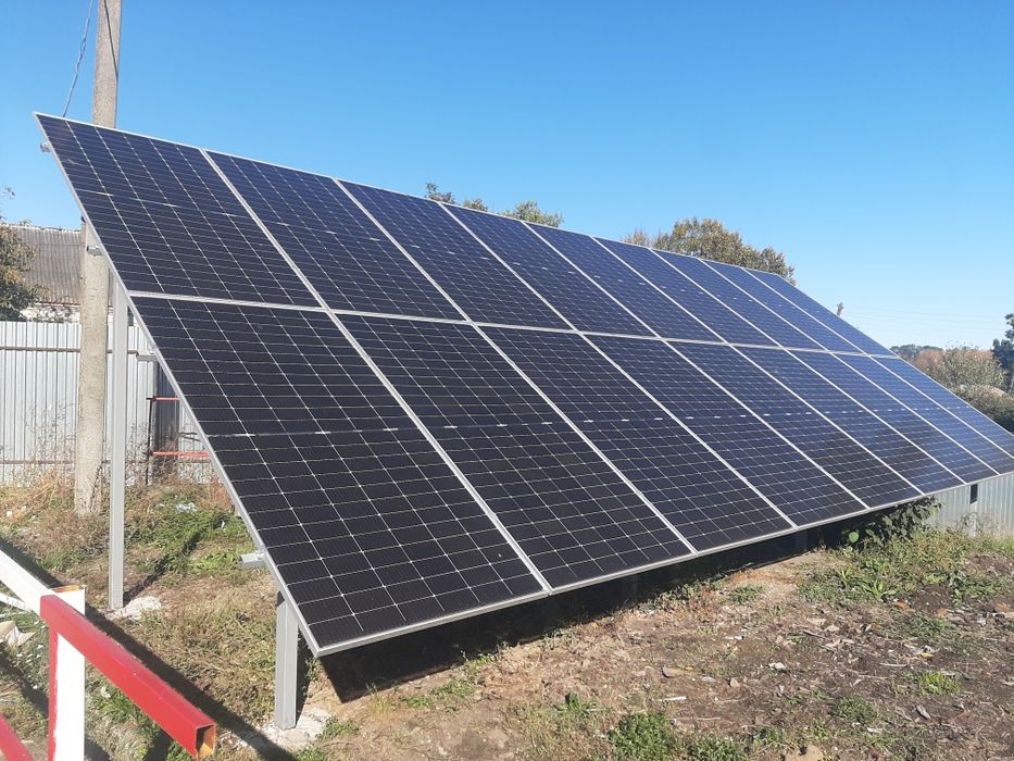 Сонячні станції, аккумуляторні батереї та ДБЖ для будинку та бізнесу.