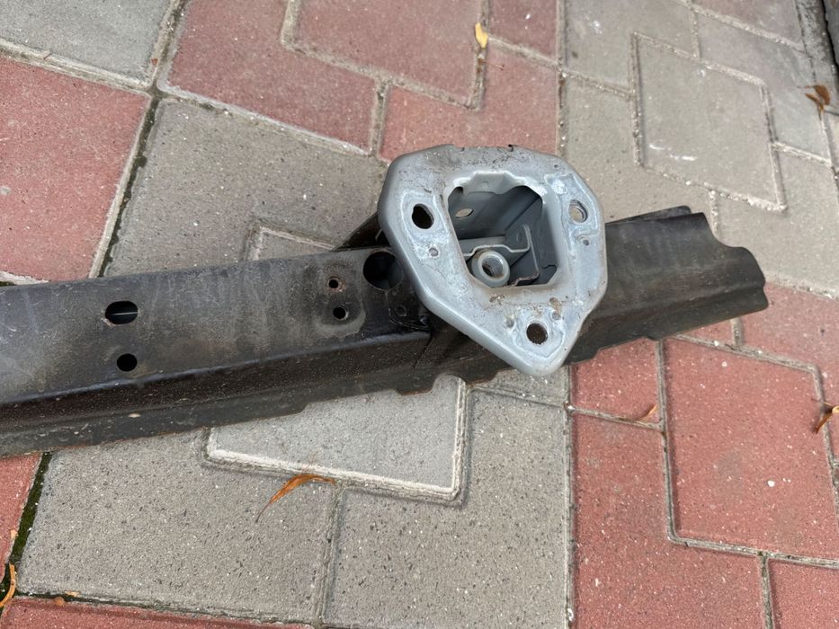 усилитель заднего бампера