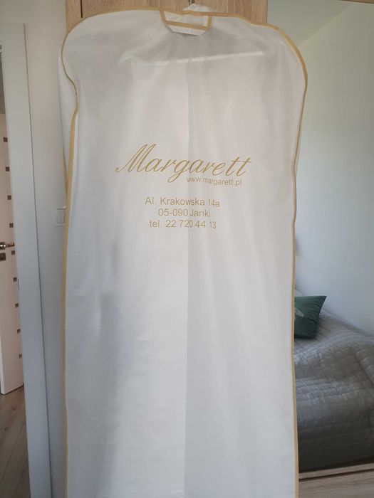 Suknia śluba o prostym kroju