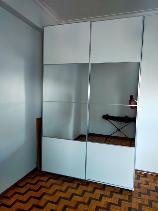 Roupeiro IKEA, muito bom estado.