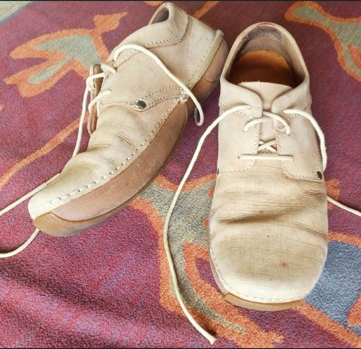 Buty z kolekcji Clarks Originals , wykonane ze skóry zamszowej, brytyjski rozmiar 9 , to 43-44