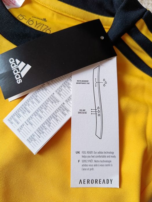 Nowy podkoszulek z długim rękawem firmy Adidas