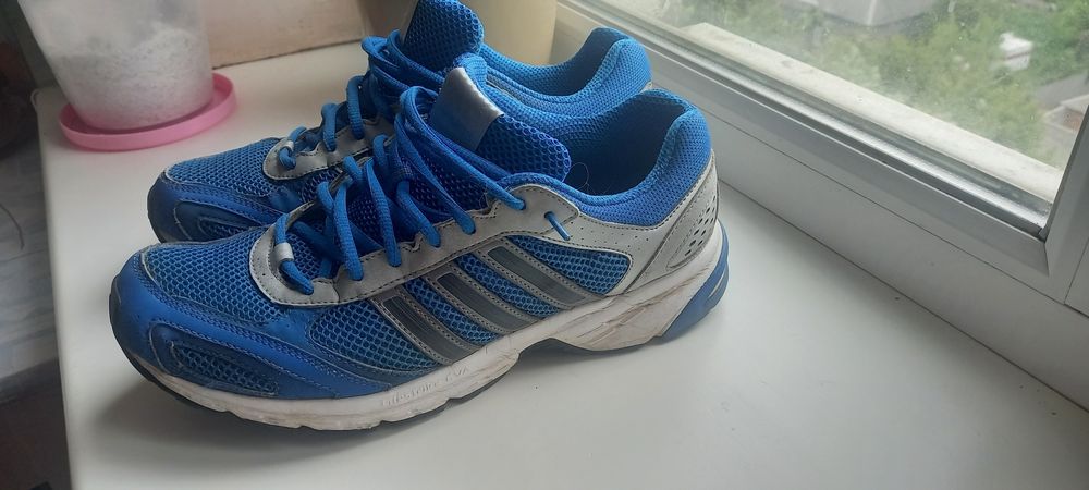 Кроссовки синие Adidas в хорошем состоянии продам недорого