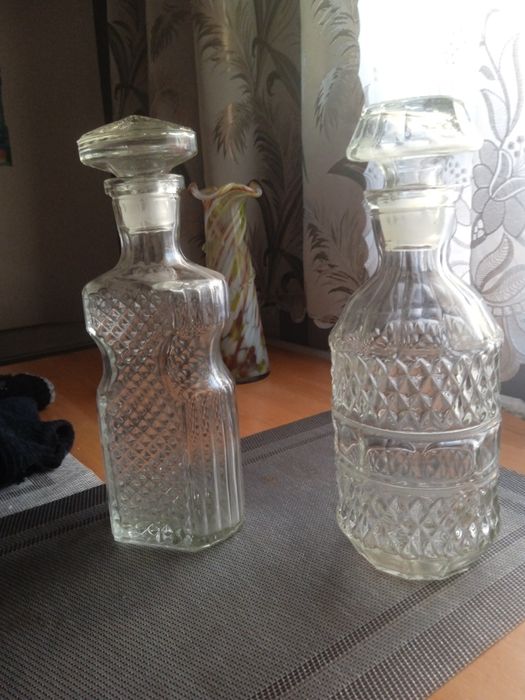 Продам графін стікло