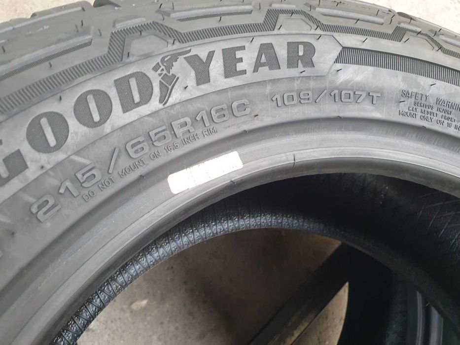 2x Goodyear Vector 4Seasons Cargo  215/65r16C  Nowe
