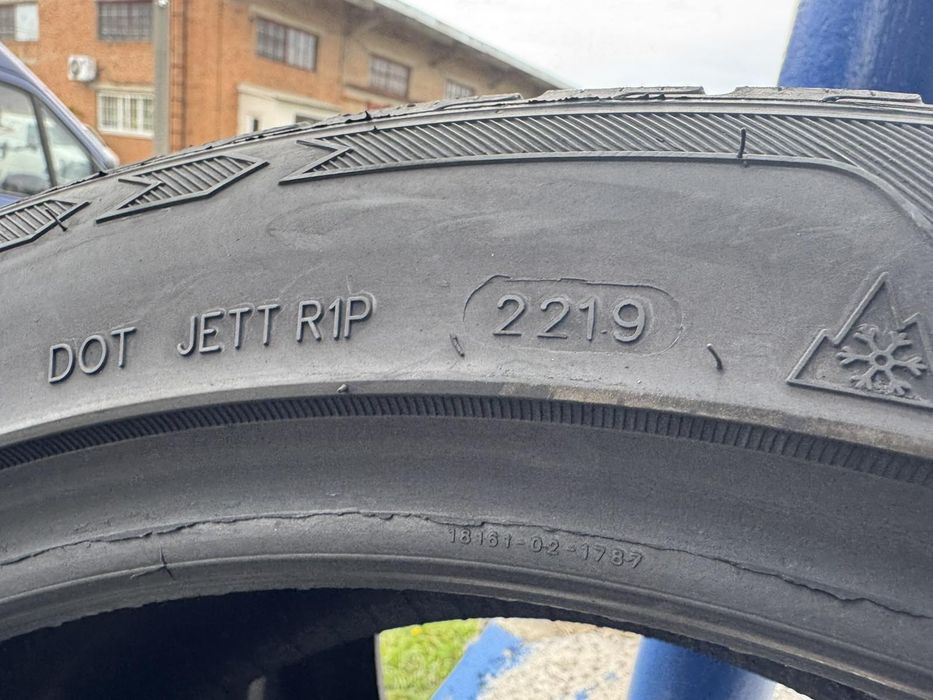 Зимові шини IMPERIAL 235/45 R18