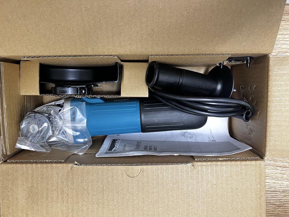 Болгарка Makita
