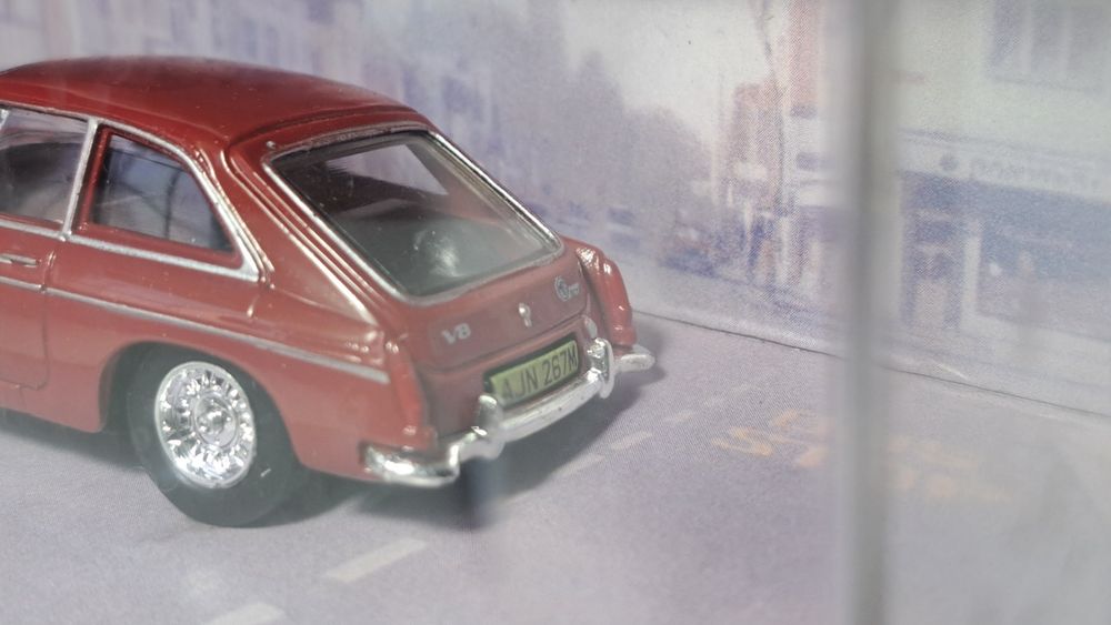 Dinky Matchbox 1973 MGB gt V8