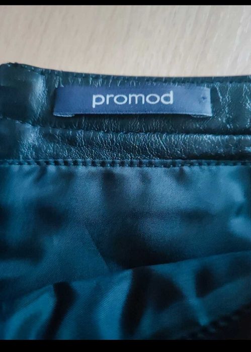 Skórzana spódnica Promod