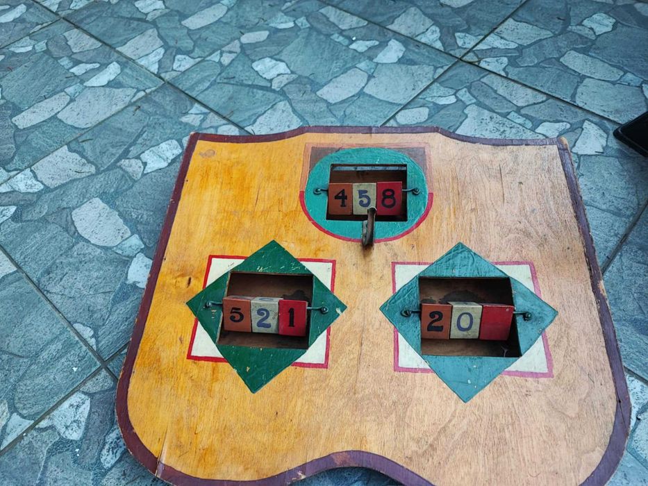 Drewniana tablica,do punktowania do gry typu pinball,1930 r.