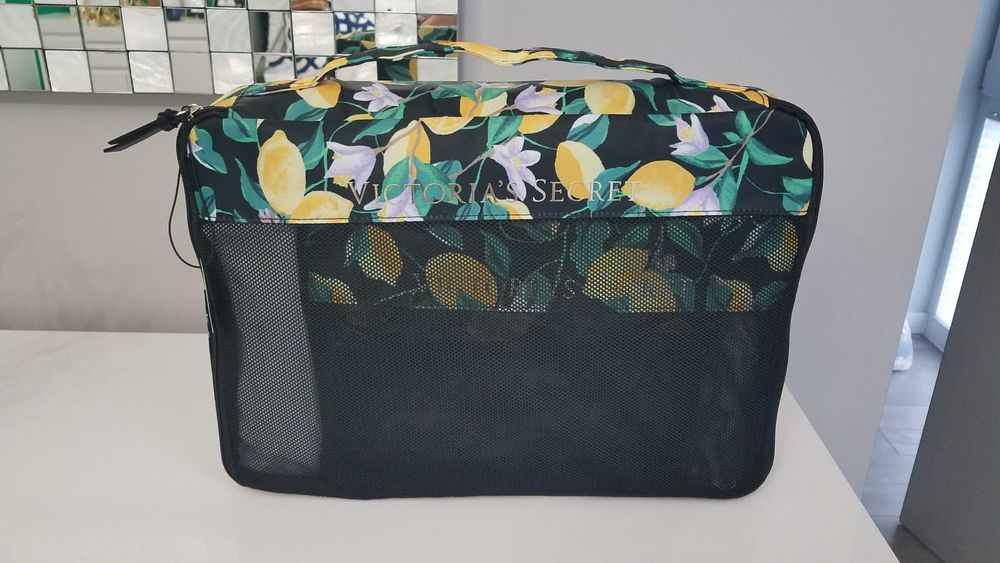 Kosmetyczka  Victoria 's Secret .