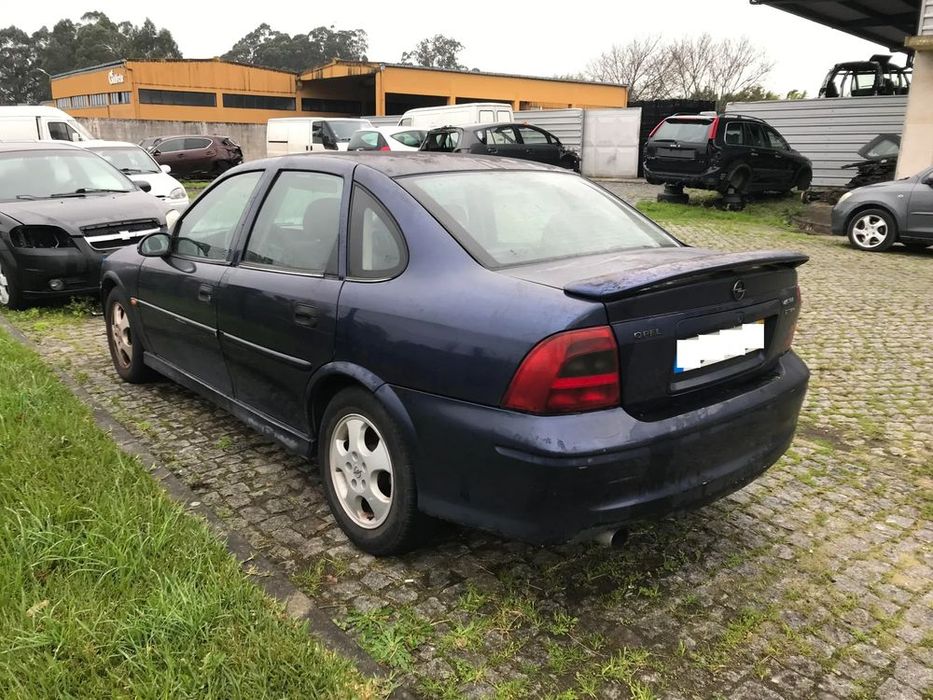 Opel Vectra B 2.0 DTi 16V 4P 1999 - Para Peças