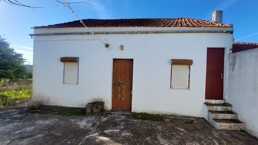 Moradia em lote de 950m2