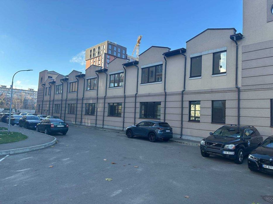 Окрема будівля 901,4 кв.м ЖК "Кришталеві джерела" вул.Метрологічна 11А