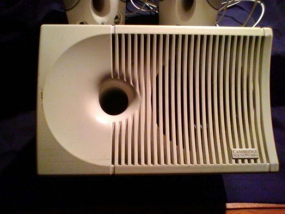 Colunas JBL & Subwoofer Cambridge