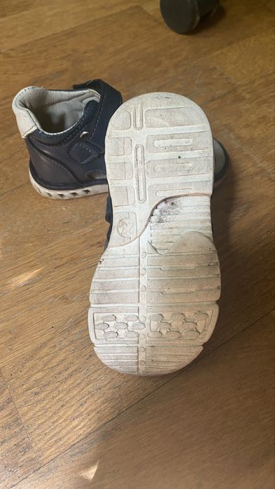 Детские босоножки 23