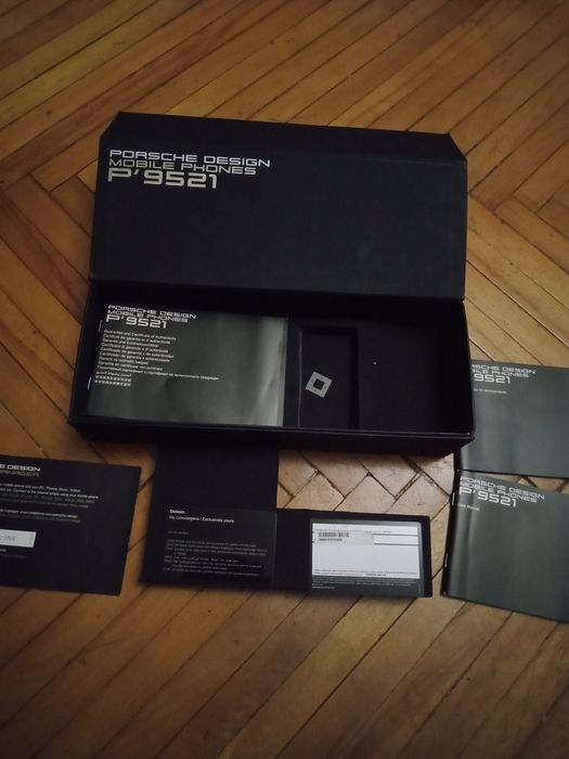 Эксклюзивный мобильный телефон PORSCHE DESIGN P9521