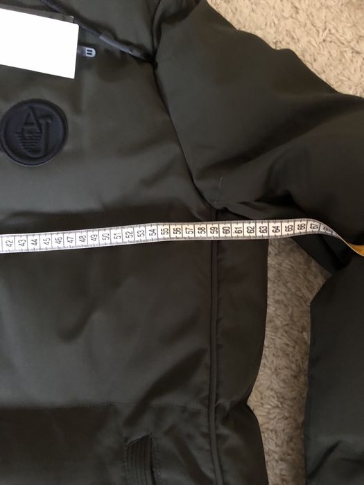 Пуховик Armani новый XXL