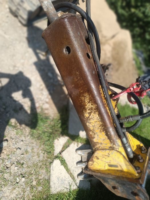 Młot  Atlas do koparki JCB