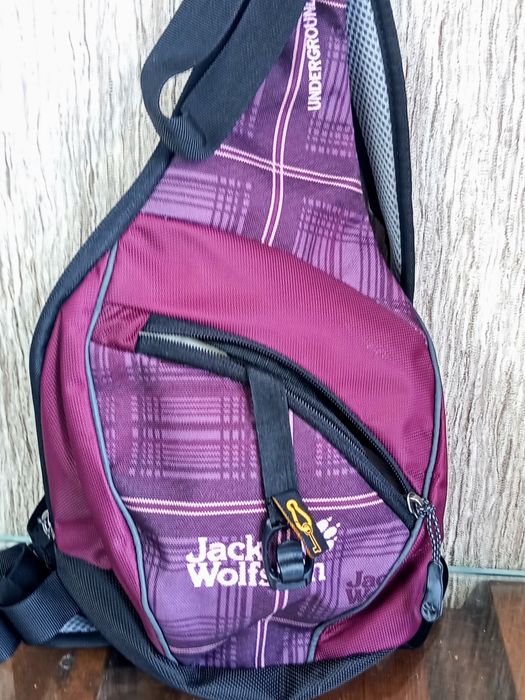 Plecak na jedno ramię Jack Wolfskin Underground damski burgund 4 litr.