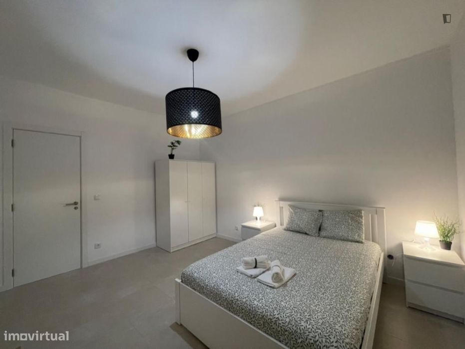 Quarto - localizado em Setubal