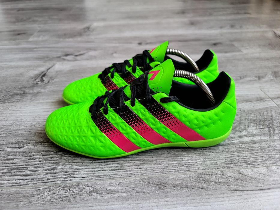 Продам фірмові футзалки бампи  Adidas  ASE 16.3