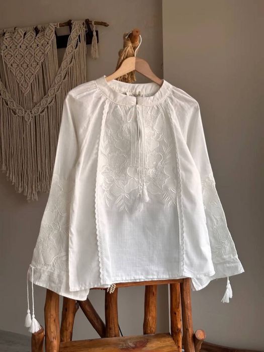 Вишиванка жіноча великий вибір, ціни різні