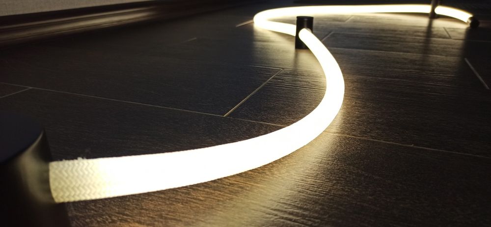 Світильник настінний гнучкий сенсорний