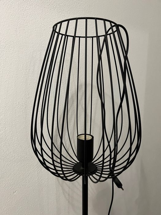 Candeeiro de Pé Preto