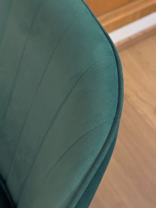 Cadeirão de veludo verde