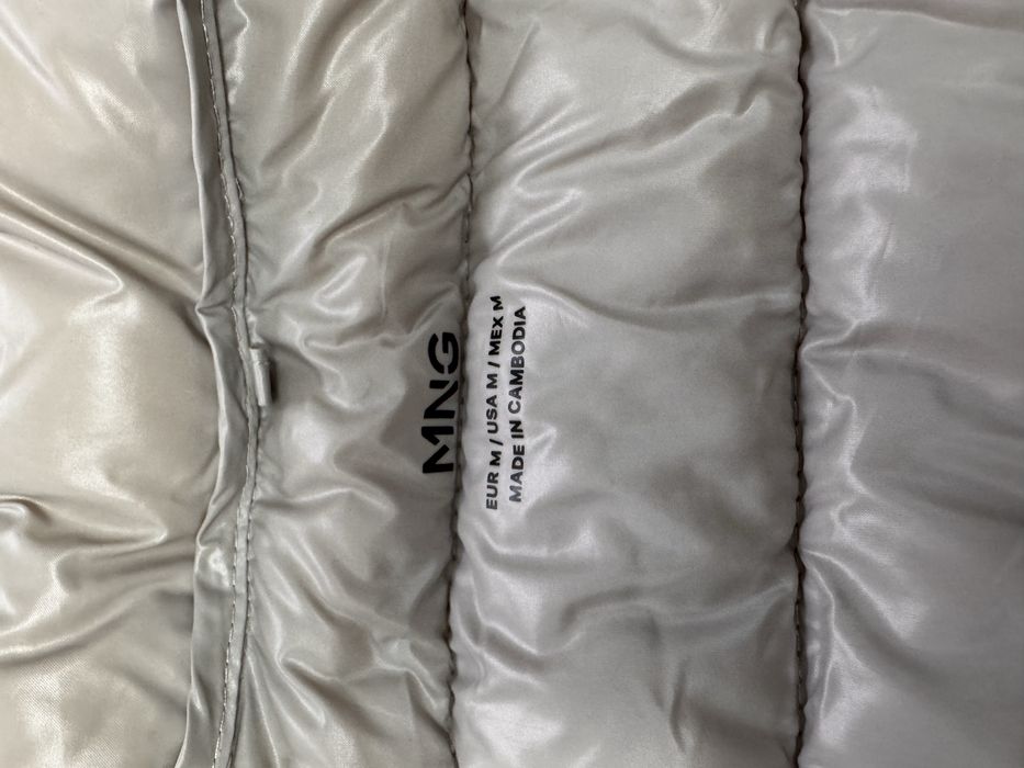 Продам куртку mango