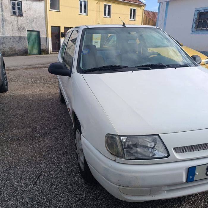 Saxo 1.1 a gasolina