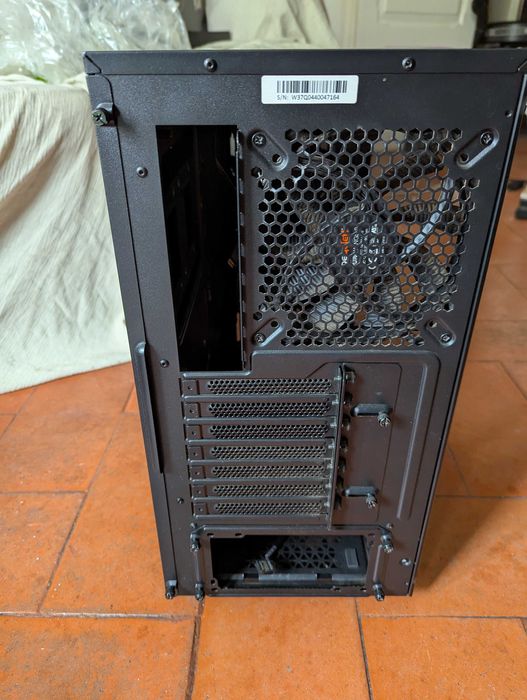 Caixa para PC - PURE BASE 500DX - Preta