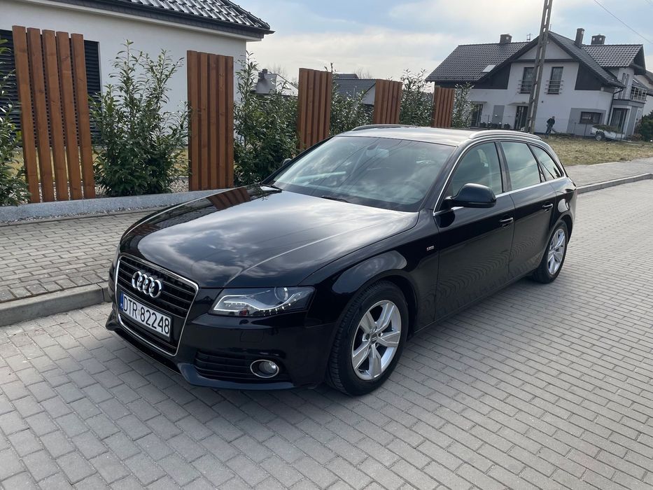 Audi A4 Avant B8 2.0 TDI S-line BI XENON