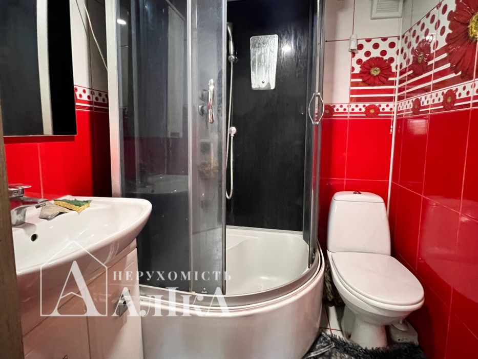 Продам квартиру з гаражем та времянкою в Старому місті