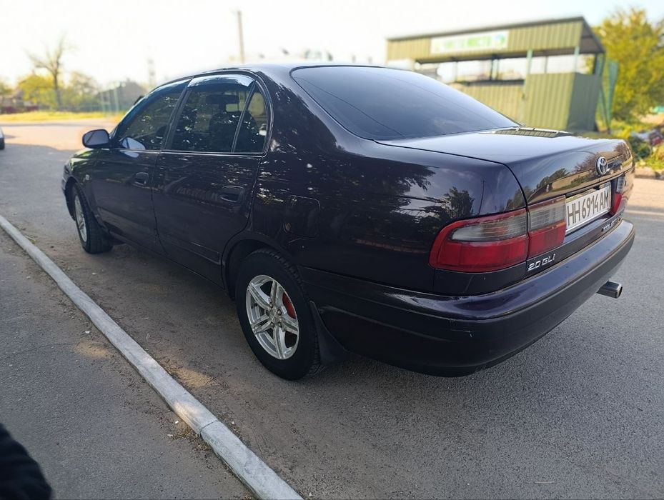 Toyta carina E 2.0 газ/бензин