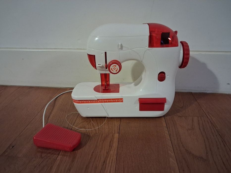 Mini maszyna do szycia