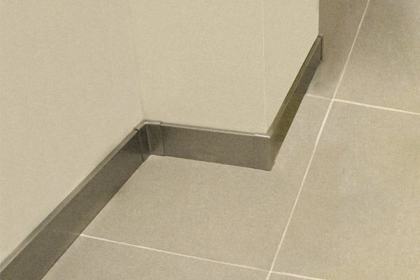 Listwy przypodłogowe INOX  stal nierdzewna 12mb