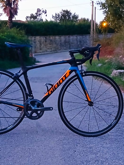 Carbono Giant (negociável)