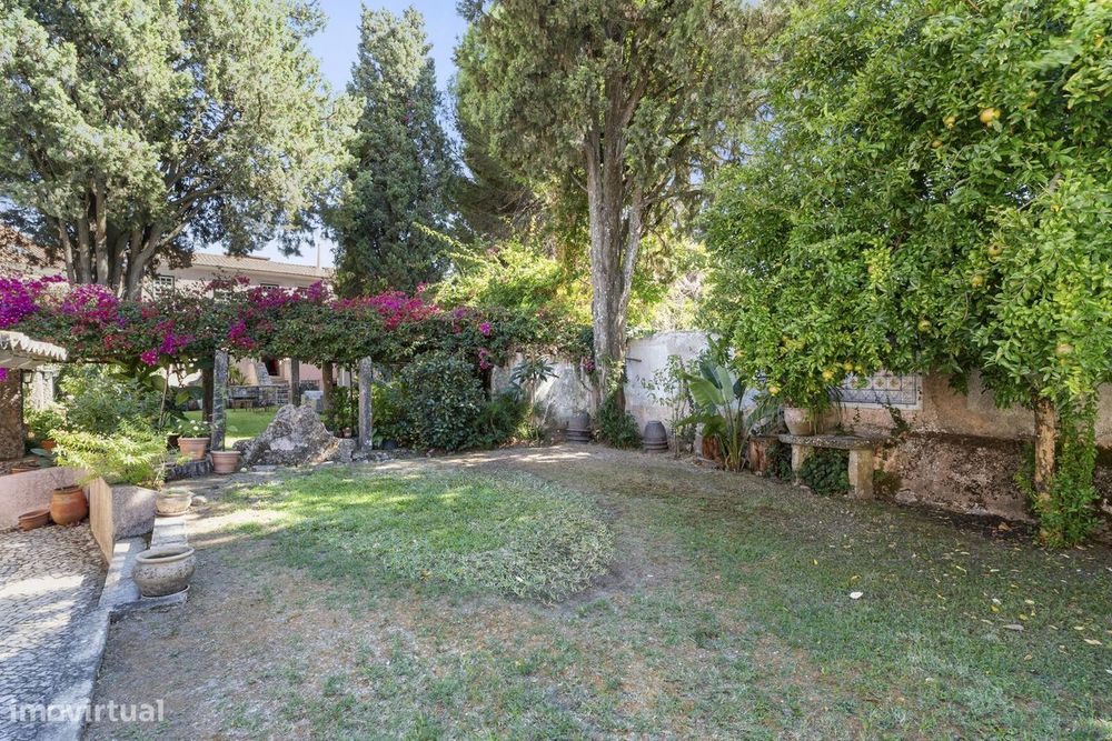 Moradia T4 + 4 com piscina, Lisboa